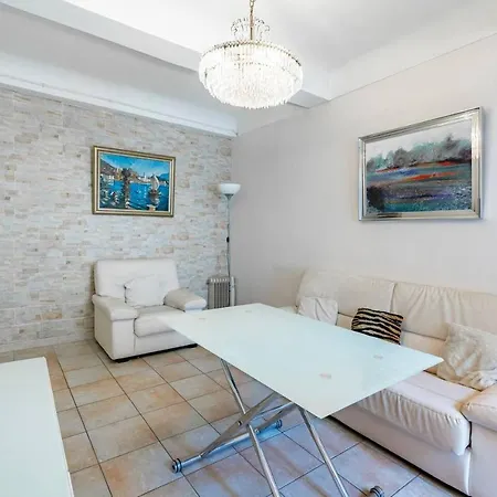 Nice 2 Bedroom Near The Palais Des Festivals Cannes